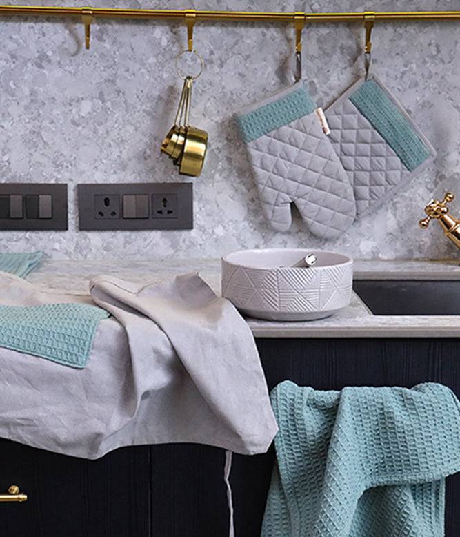 Culinary Companions - Chic Grey & Green Glove & Pot Holder combo - TGW