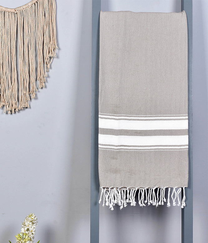 Classic Beige &amp; White Throw - TGW